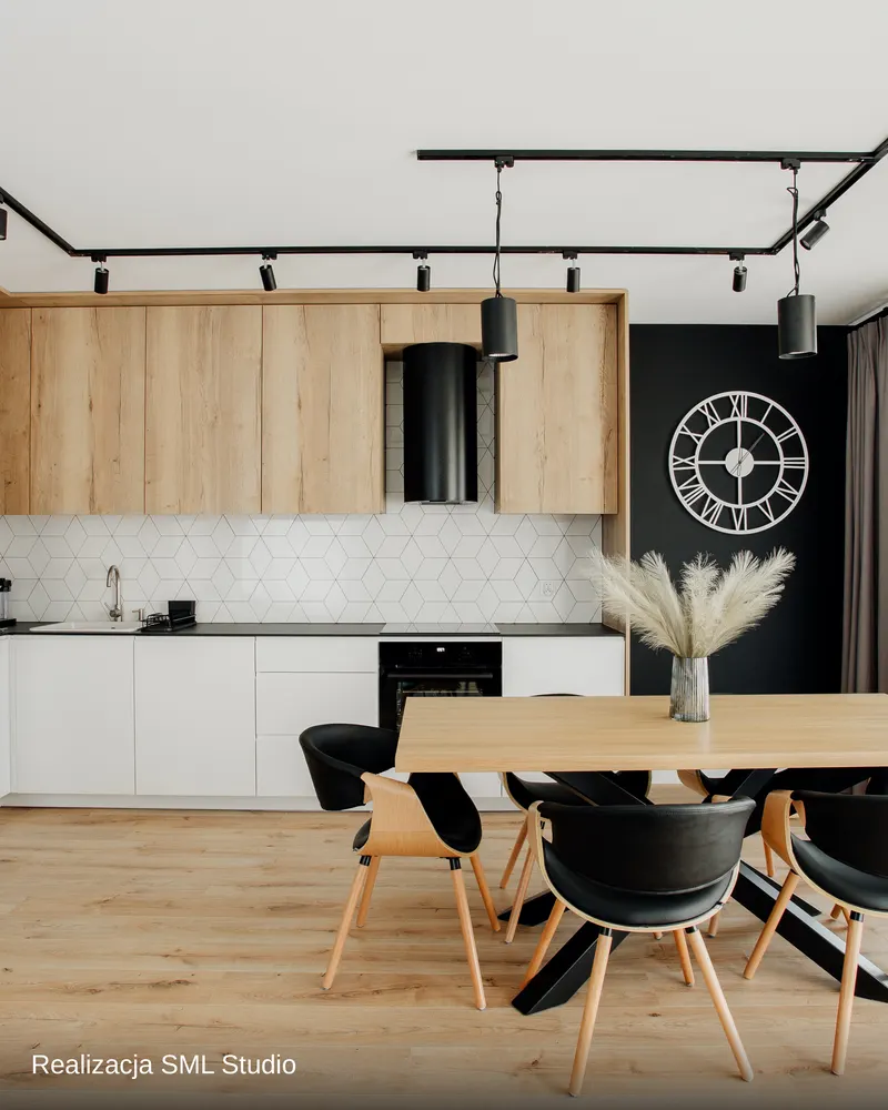Kuchnia biała z drewnem — Realizacja SML Studio