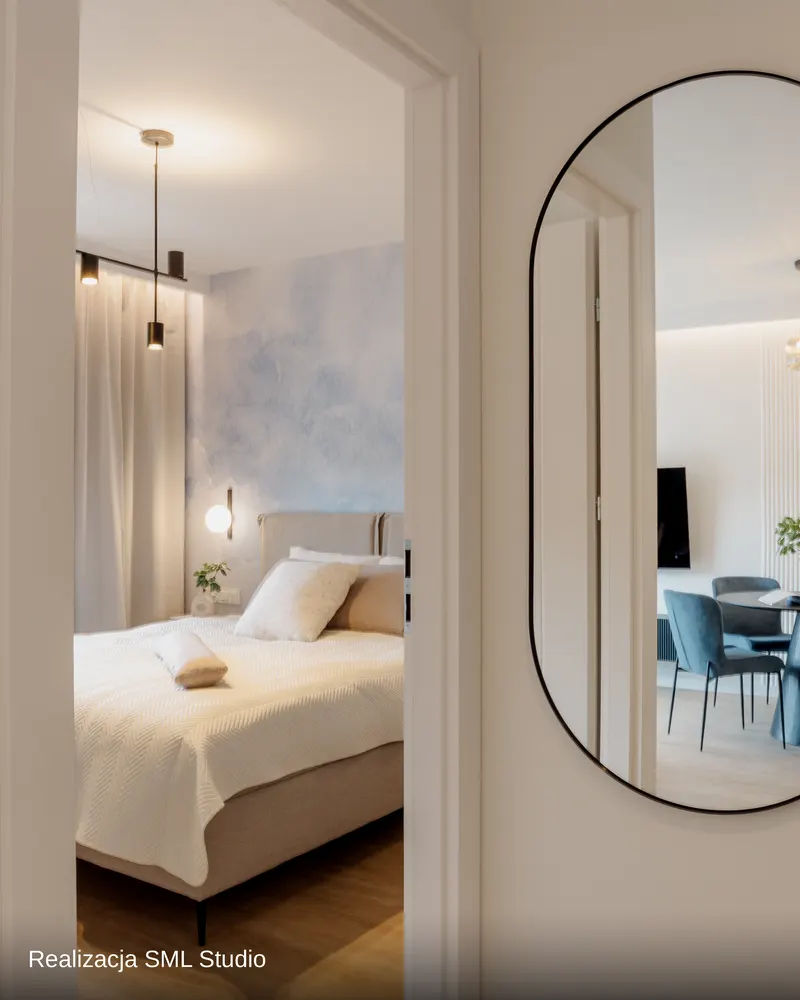 Przedpokój z owalnym lustrem — Realizacja SML Studio