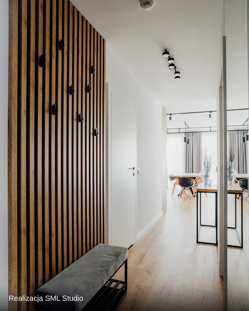 Przedpokój z lamelami — Realizacja SML Studio