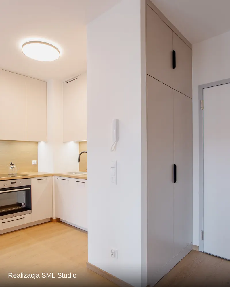 Przedpokój z kaszmirową szafą — Realizacja SML Studio